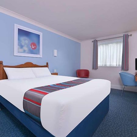 Travelodge Bournemouth Cooper Dean 客房 照片