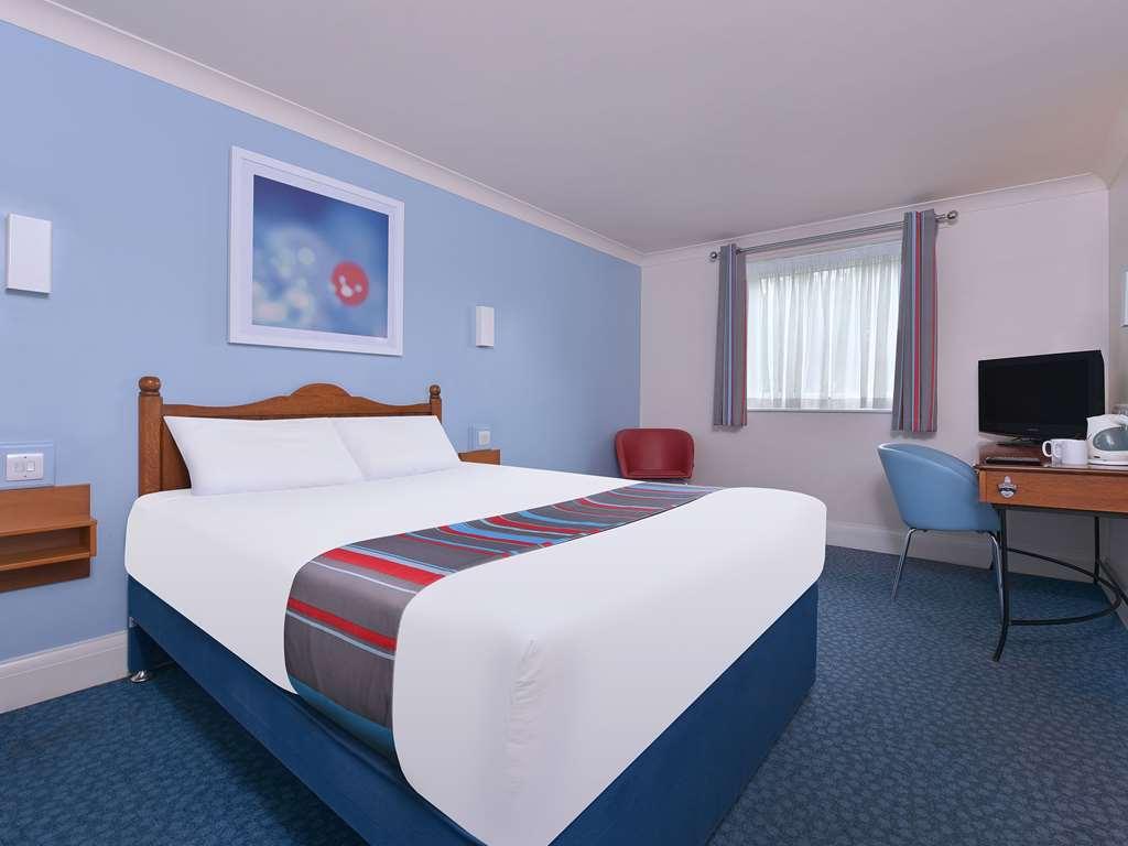 Travelodge Bournemouth Cooper Dean 客房 照片