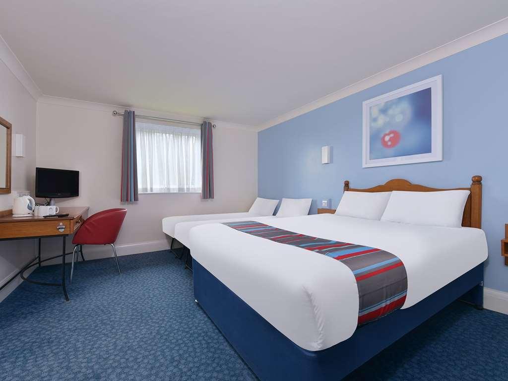 Travelodge Bournemouth Cooper Dean 客房 照片