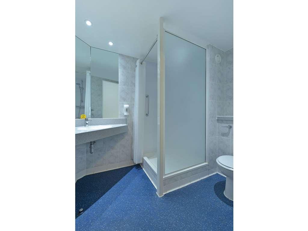 Travelodge Bournemouth Cooper Dean 客房 照片